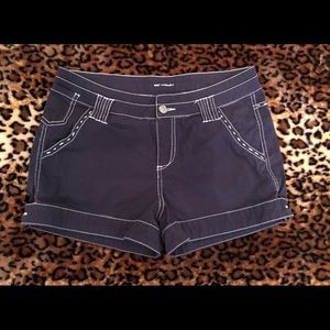 Mur Mur navy shorts.